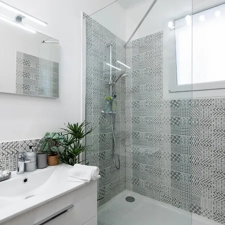 Studio Blue Confort , Proche Gare Part Dieu Villeurbanne